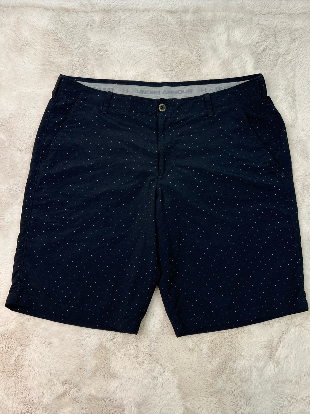 Under Armour HeatGear Black Microdot Performance Shorts Mens Size 40 Loose Fit